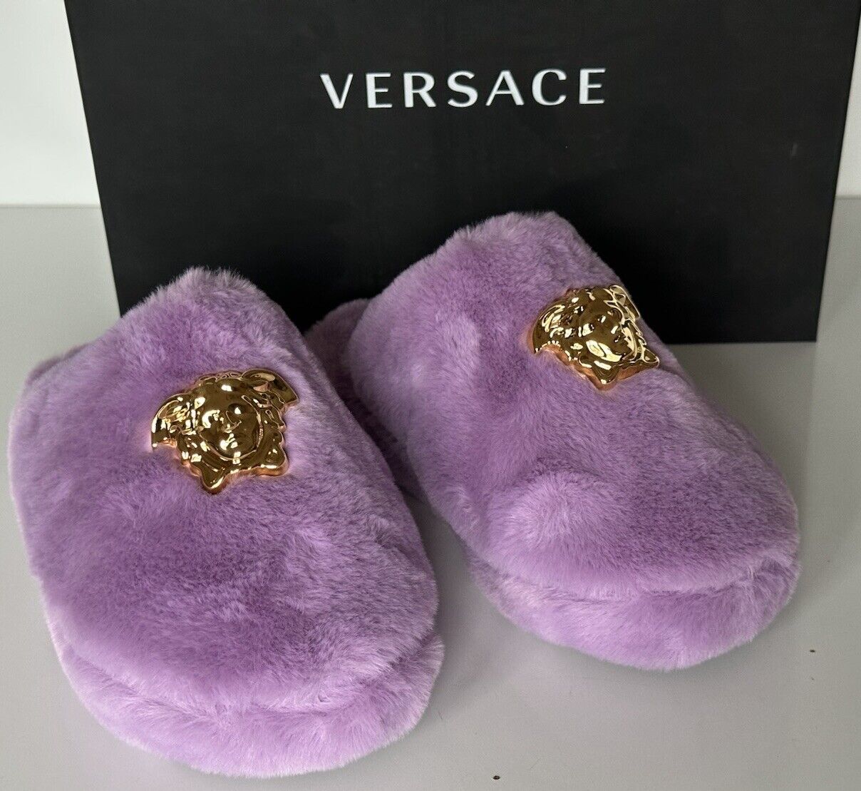 VERSACE Medusa Women's Lavender Fur Slippers 7 US (37 Euro) Italy ZSL000008 NIB