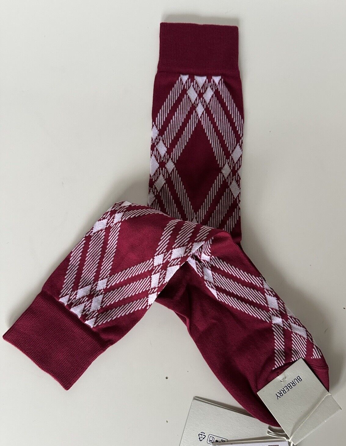 Burberry 3 Bar Socks Ripple/White M (8-10 US / 38-40 Euro) 8079927 NWT $140