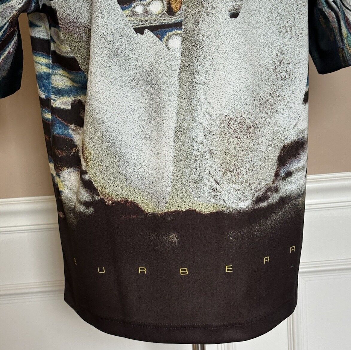 Burberry Swan Men’s Polyester T-shirt S (Oversized) 8077873 Italy NWT $910