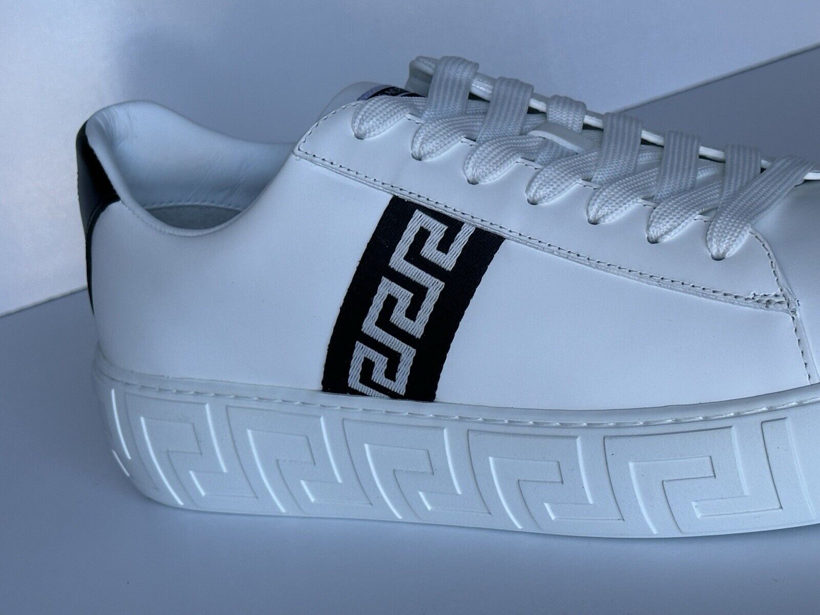 Versace Men's White Greca Key Leather Sneakers 13 US (46 Euro) Italy DSU8404