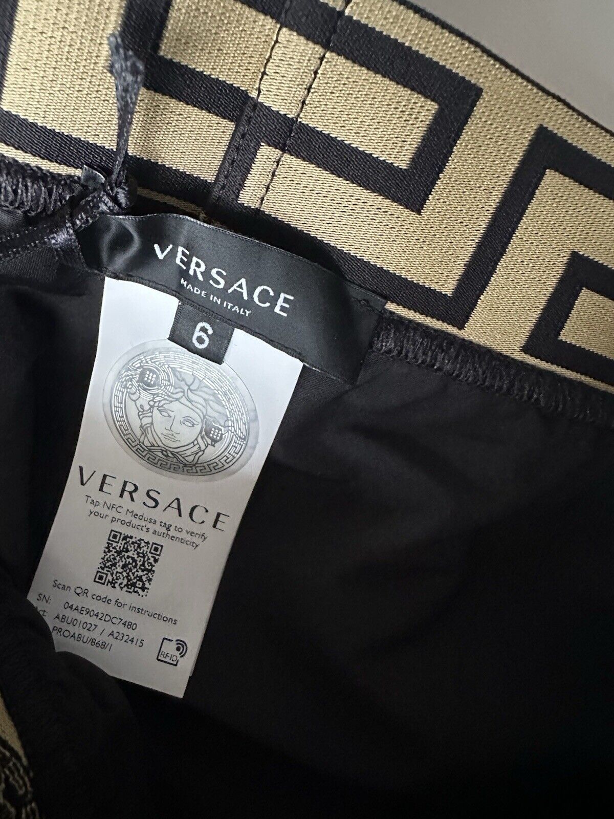 Versace Greek Key Logo Men's Black Swim Shorts Size 6 (34�) IT ABU01027 NWT