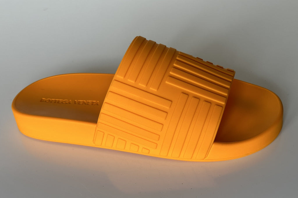 Bottega Veneta Men's Rubber Tangerine Slides Sandals 9 US (42) 690105 NIB $420