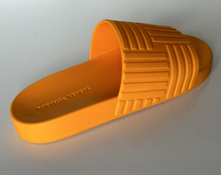 Bottega Veneta Men's Rubber Tangerine Slides Sandals 9 US (42) 690105 NIB $420