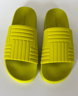 Bottega Veneta Men's Rubber Kiwi Slides Sandals 12 US (45 Euro) 690105 NIB $420