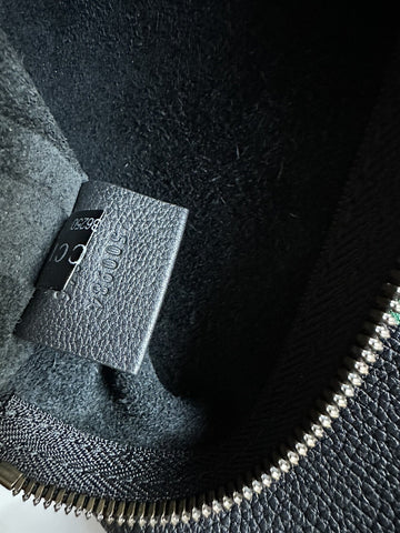 Gucci G Web Gucci Print Zip Around Black Pouch Made in Italy New