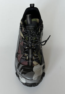 Burberry Men's Arthur Mangrove Green Sneakers 11 US (44 Eu) 8042185 IT NIB $890