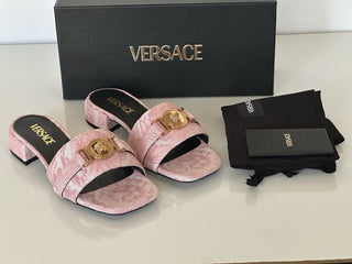 VERSACE Women's Medusa Head Baby Pink Sandals 10 US (40 Euro) 1014748 Spain NIB