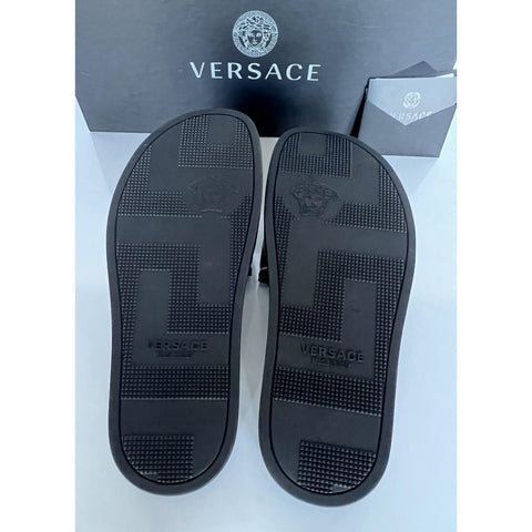 NIB $495 Versace Signature Logo Slides Sandals Black 9 US (42 Euro) IT DSU8060