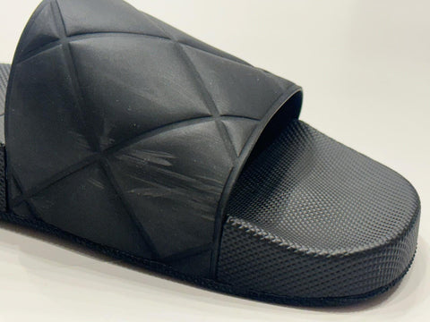 Bottega Veneta Women’s Matt Rubber Black Slides Sandals 9 (39) 640051