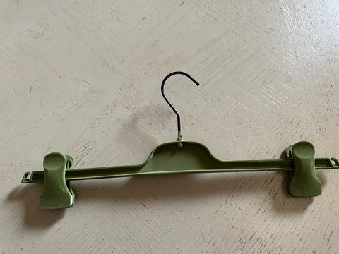 Gucci Non-slip Velvet Green Pants Hanger 14.2”