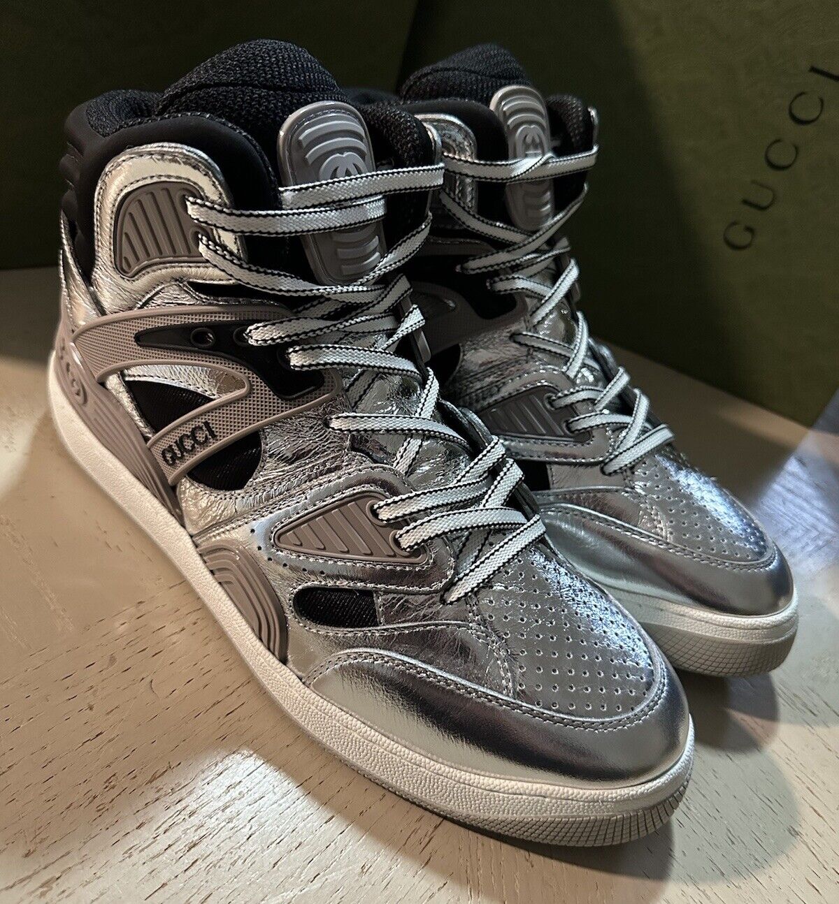 New $1195 Gucci Men High Top Sneakers Silver/Black 10 US/9.5 UK 724005