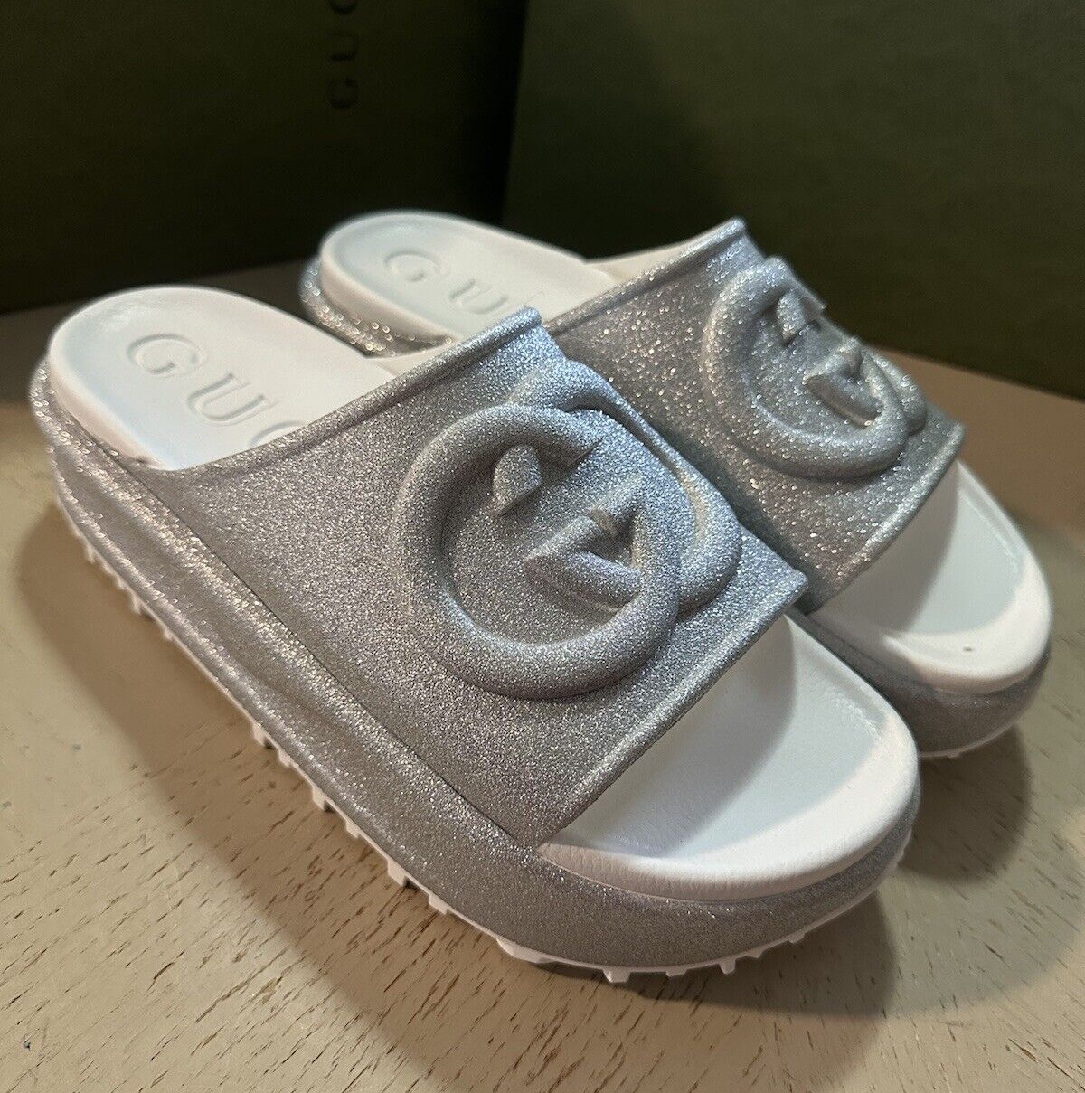 Gucci Women’s Sandal Shoes Silver 11 US ( 41 Eu ) 725541 New