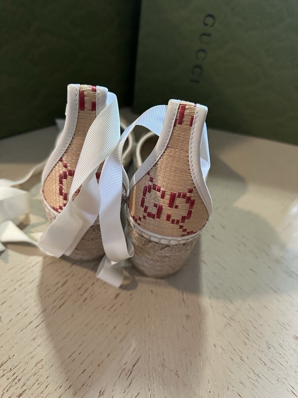 Gucci Women GG Logo Espadrille Sandal Shoes Nat/Red/White 8.5 US/38.5 Eu 741416