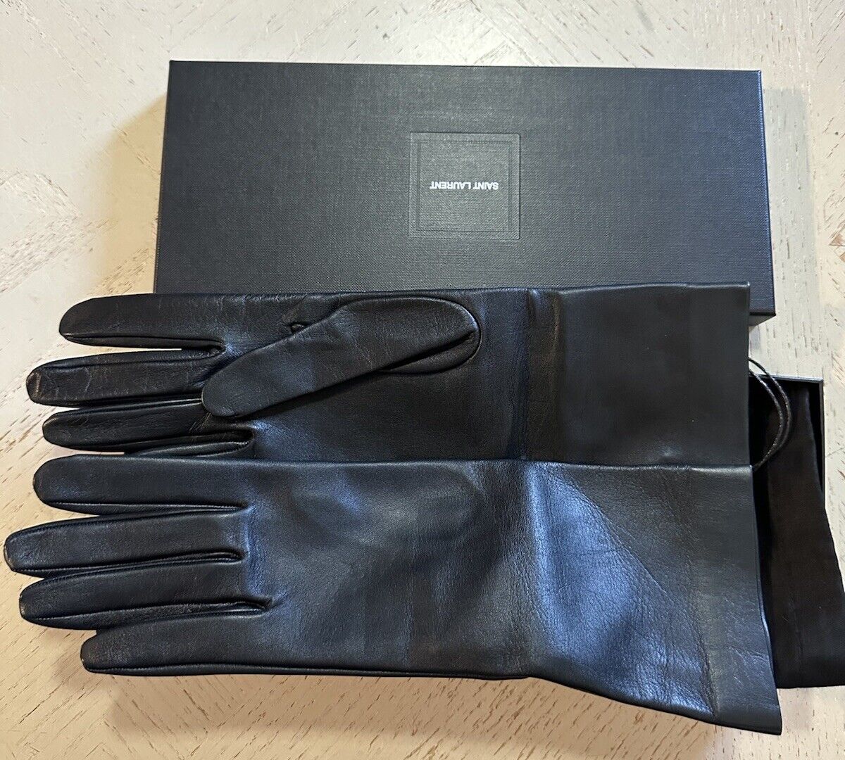 Saint Lauren Women Leather Gloves Black Size 7/S New $750