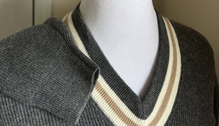 New $3995 Brunello Cucinelli Men V-Neck Cashmere Sweater DK Gray 50 Eu ( L )