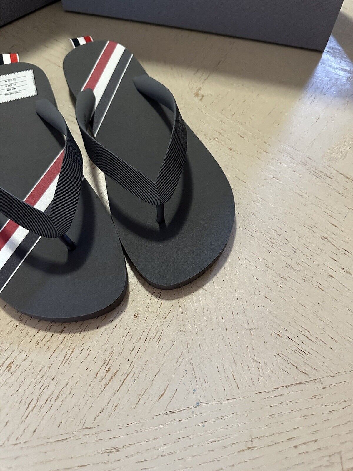 NIB Thom Browne Striped Rubber Flip Flops Sandal Gray Size 10 US/43 Eu Italy