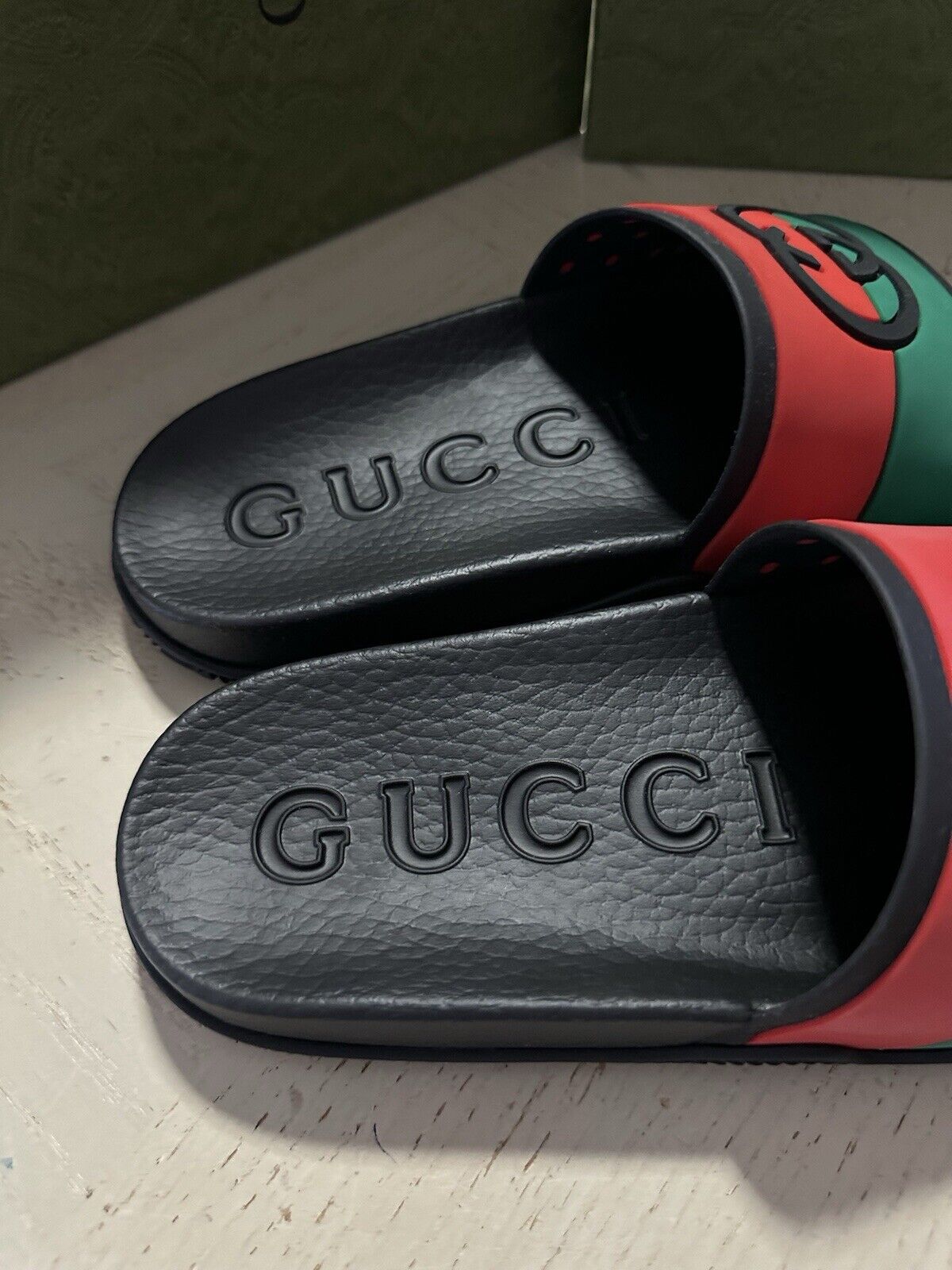 Gucci Women GG Interlock Sandal Shoes Red/Green/Black 6 US ( 36 Eu ) 655461 New