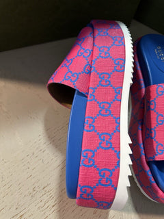 Gucci Women GG Supreme Joy Sandal Shoes Fuxia-Blue 6 US ( 36 Eu ) 734913 New