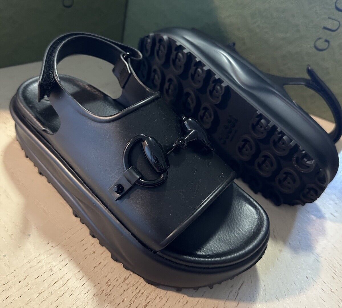 Gucci Women Soft Rubber Sandal Black 8 US/38 Eu New 742435