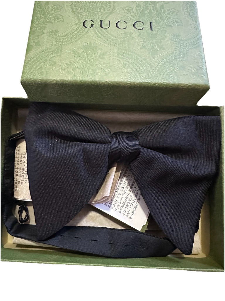 New Gucci Silk Bow Tie Black Made in Italy