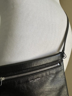 New Saint Laurent SID flat crossbody bag in antiqued lambskin Black 581697