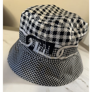 NWT $950 Fendi Classic Nylon FF Logo Bucket Hat Black/White M FXQ801