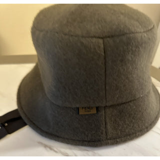 NWT $790 Fendi Classic Wool FF Logo Bucket Hat Size M Brown FXQ901