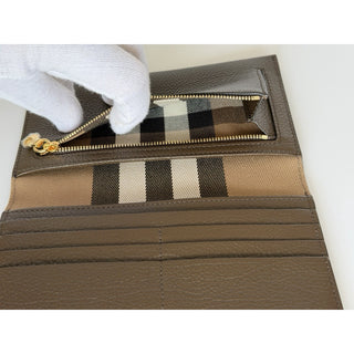 Burberry Ellie Bifold Ebony Brown Long Leather Wallet 8113147 Italy NWT $925
