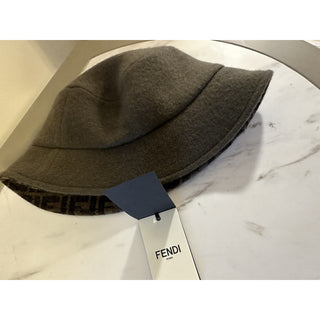 NWT $790 Fendi Classic Wool FF Logo Bucket Hat Size M Brown FXQ901