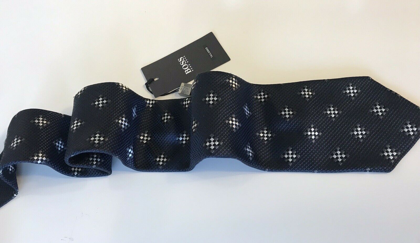 NWT $135 Hugo Boss Tailored Neck Tie 100% Silk Dark Blue Handmade in Italy