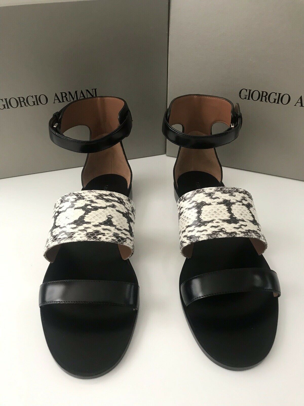 NIB $995 Giorgio Armani Women's Snake Leather Black Sandals Shoes 37.5 EU Italy