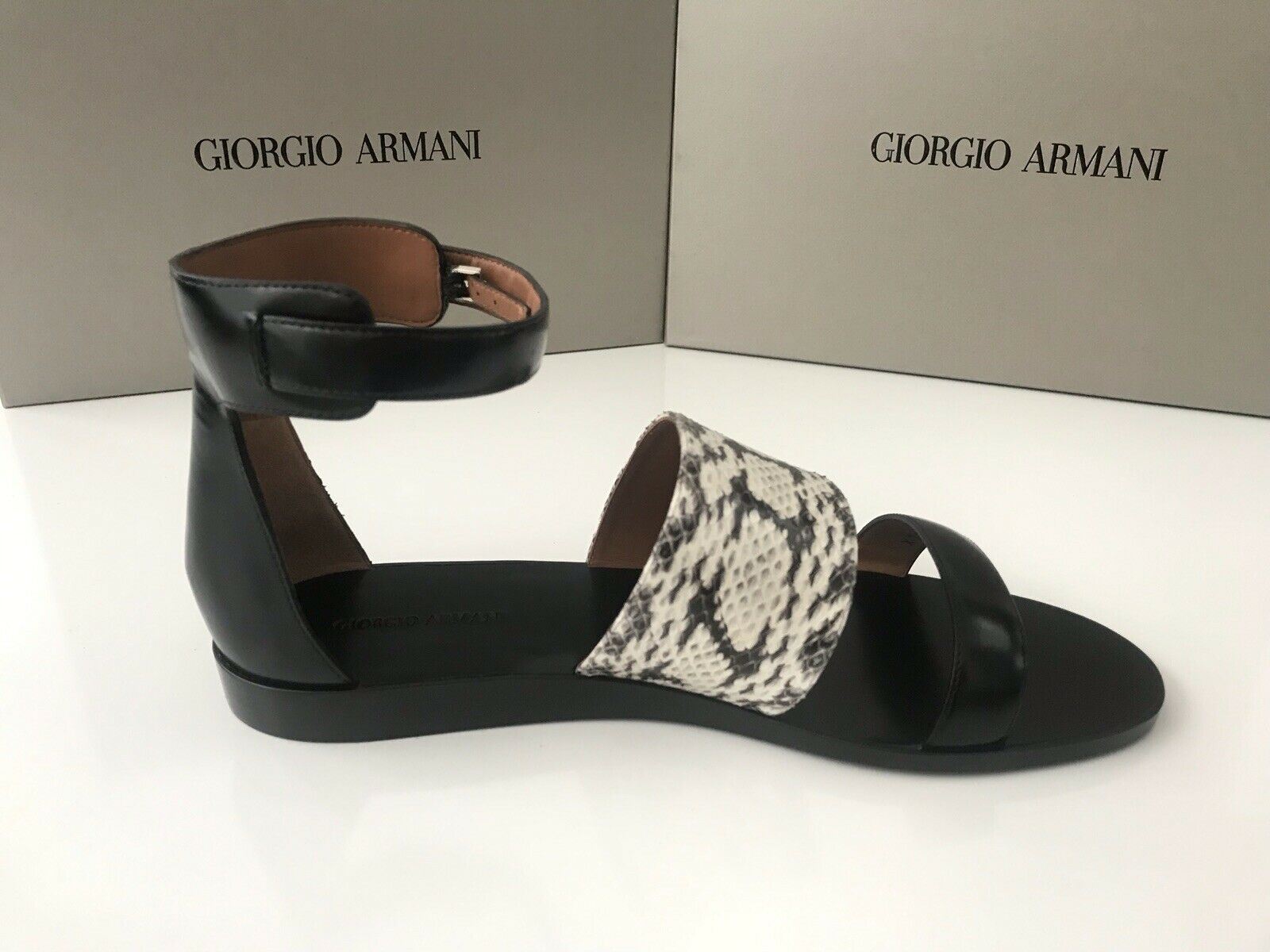 NIB $995 Giorgio Armani Women's Snake Leather Black Sandals Shoes 37.5 EU Italy