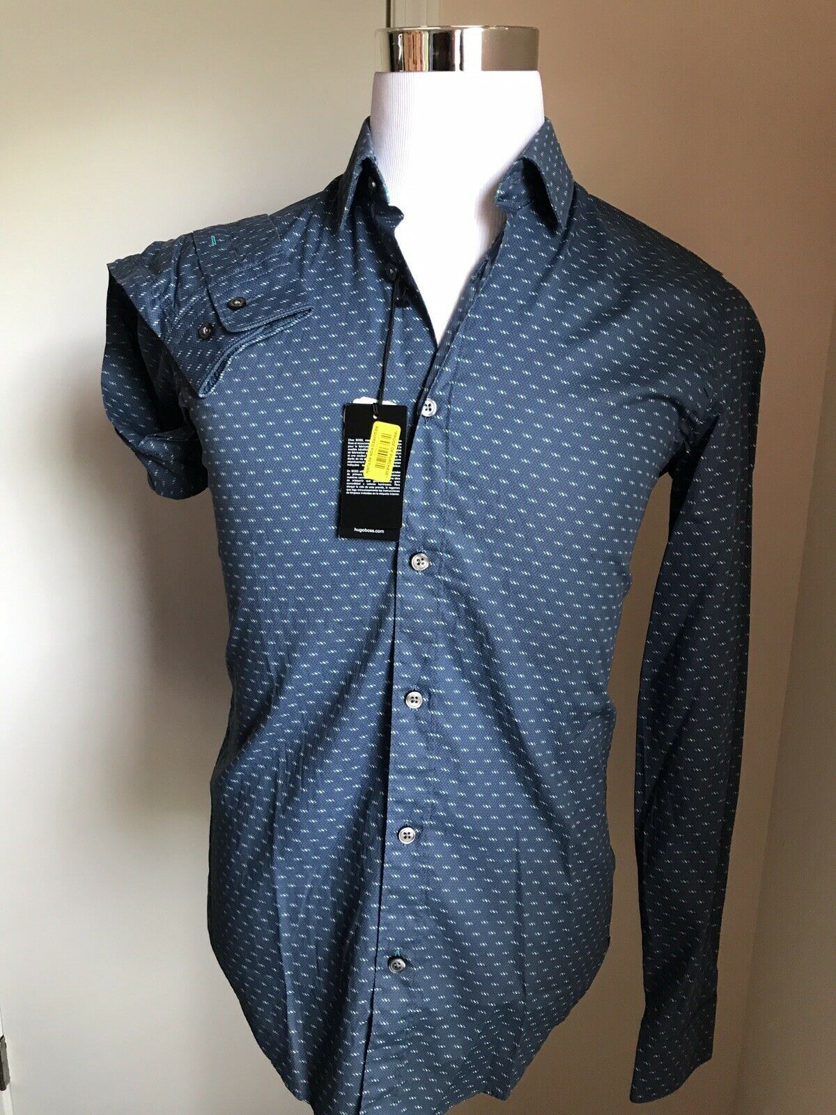 Neu mit Etikett: 138 $ Hugo Boss Herren-Hemd aus Baumwolle in Blau, Größe S