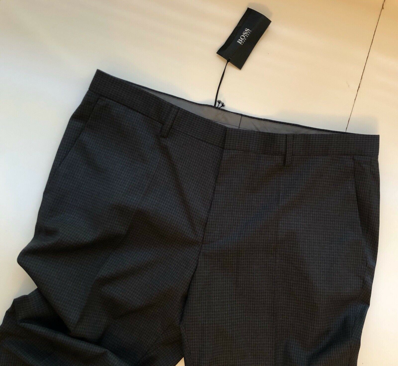 NWT $245 Boss Hugo Boss Genesis2 Mens Wool Gray Dress Pants Size 38R US Germany