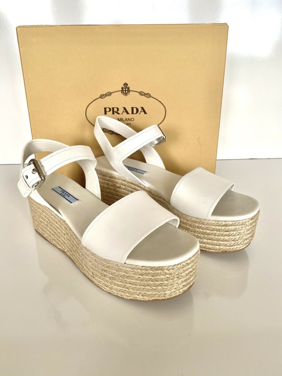 Prada calzature hotsell donna sandals