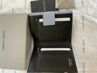 NIB 645 $ Giorgio Armani Damenbrieftasche aus blauem Leder Y1H277 Italien 