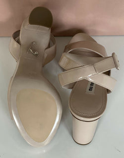 NIB MIU MIU Prada Plateau-Knöchelriemen-Sandalen aus Lackleder in Hellbraun 10 US 5XP808