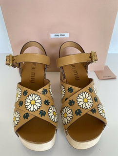 NIB MIU MIU Plateau-Keilsandalen aus Leder mit Blumendruck 7,5 US 5Z115D IT