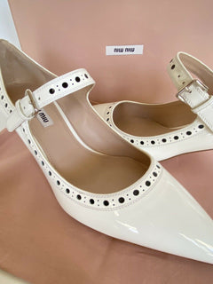 NIB MIU MIU PRADA Damen-Pumps aus weißem Lackleder mit Kitten-Absatz, 8 US 5I868C 