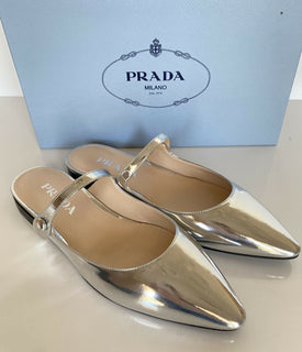 NIB PRADA Damen-Mule-Sandalen aus Metallic-Silber-Leder, 8 US 1F534L IT 