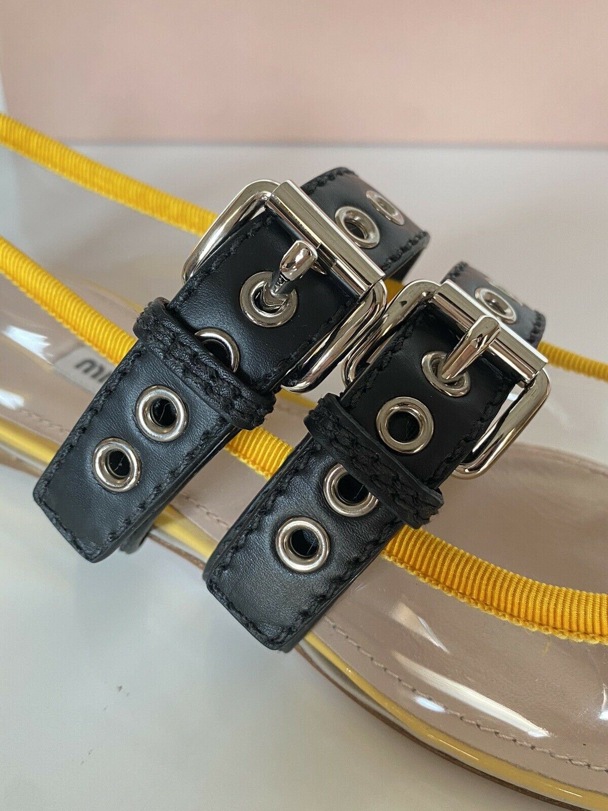NIB MIU MIU Damensandale mit transparenten und gelben Doppelbändern, 8,5 US 5F366C, Italien 