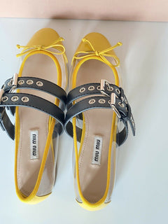NIB MIU MIU Damensandale mit transparenten und gelben Doppelbändern, 10 US 5F366C, Italien 