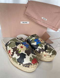 NIB MIU MIU Espadrille-Pantoletten aus rissigem Leder mit grünem Blumenmuster für Damen, 9,5 US 5S787C 