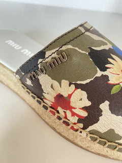 NIB MIU MIU Espadrille-Pantoletten aus rissigem Leder mit grünem Blumenmuster für Damen, 9,5 US 5S787C 