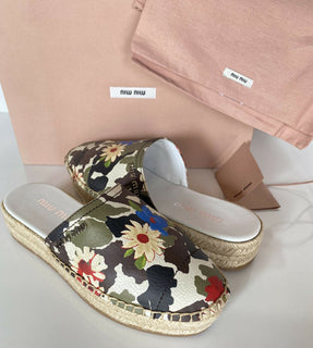 NIB MIU MIU Espadrille-Pantoletten aus rissigem Leder mit grünem Blumenmuster für Damen, 10 US 5S787C 