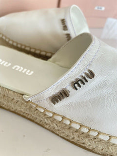 NIB MIU MIU Damen-Espadrille-Pantoletten aus weißem Leder, 10 US 5S787C 