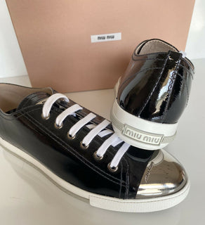 NIB Miu Miu Damen-Sneaker aus schwarzem Leder mit Metallkappe (40 Eu) 5E8998 IT 