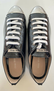 NIB Miu Miu Damen-Sneaker aus schwarzem Leder mit Metallkappe (40 Eu) 5E8998 IT 