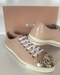 NIB Miu Miu Damen-Sneaker mit Metallkappe und Juwelenverzierung (40 Euro) 5E8557 IT 