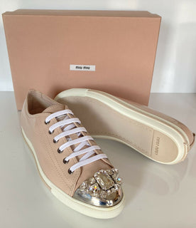 NIB Miu Miu Damen-Sneaker mit Metallkappe und Juwelenverzierung (40 Euro) 5E8557 IT 